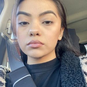 Meet your Posher, Roxana